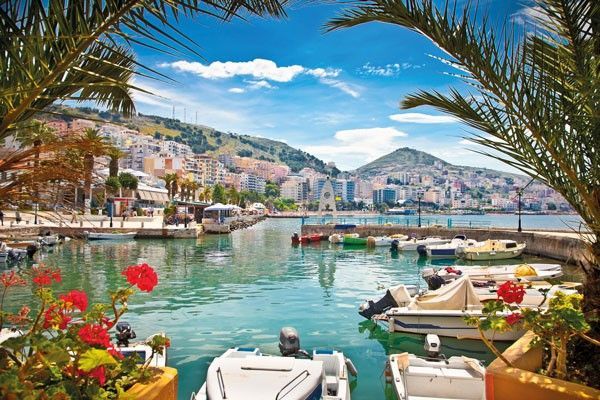 Vista de Saranda desde el puerto. © Aleksandar Todorovic - Adobe Stock